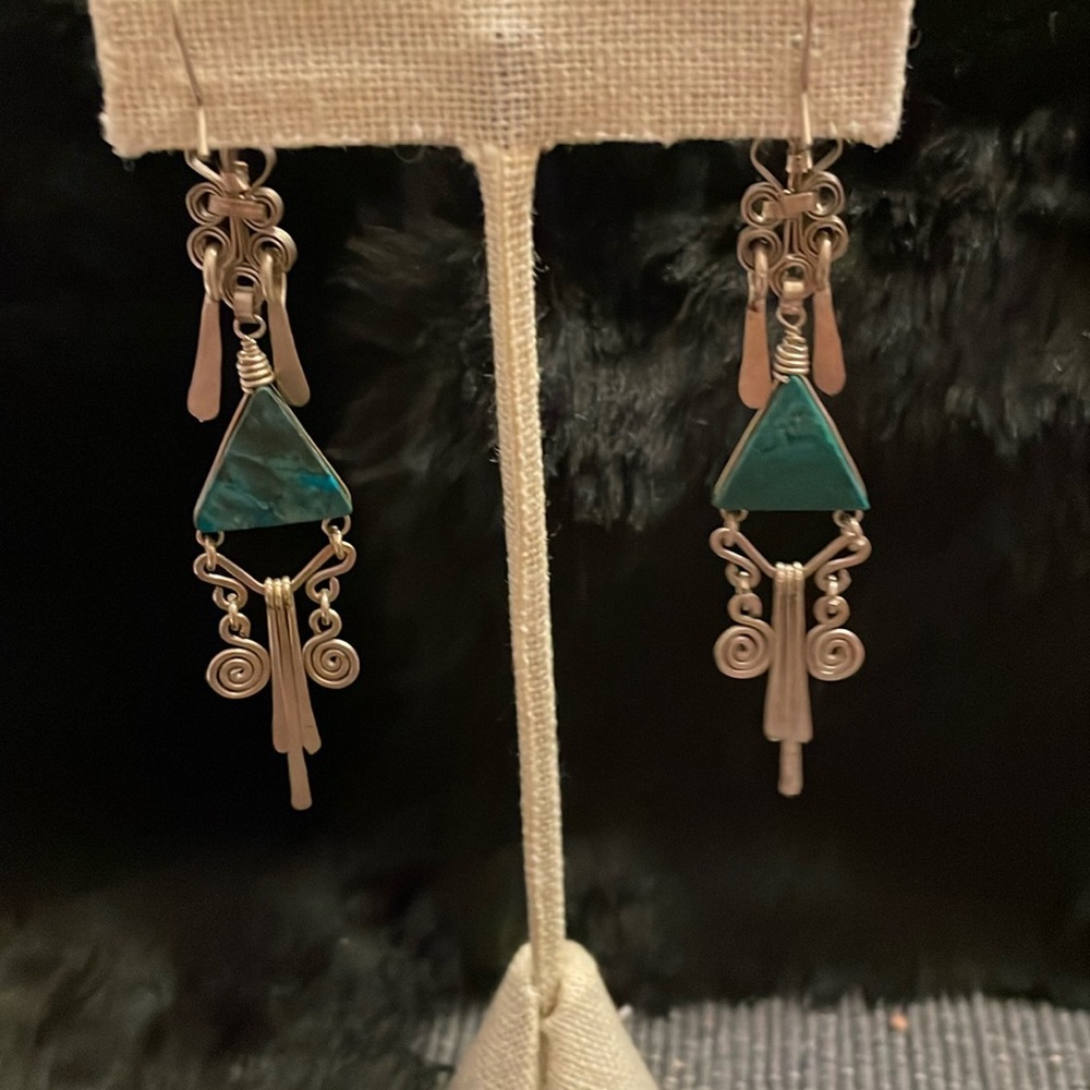 Silver and stone earrings Nice No stamp they were handcrafted got at festival. - Picture 4 of 7